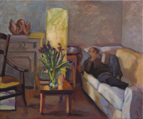 Soirée Peinture homme sur un canapé, avec une lampe et une table